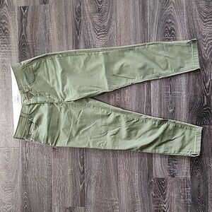 🦇 Curve Appeal High Rise Skinny Pants 🦇